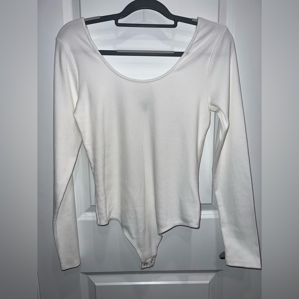Express Women’s White Long Sleeve Ribbed Bodysuit Size Medium NWOT